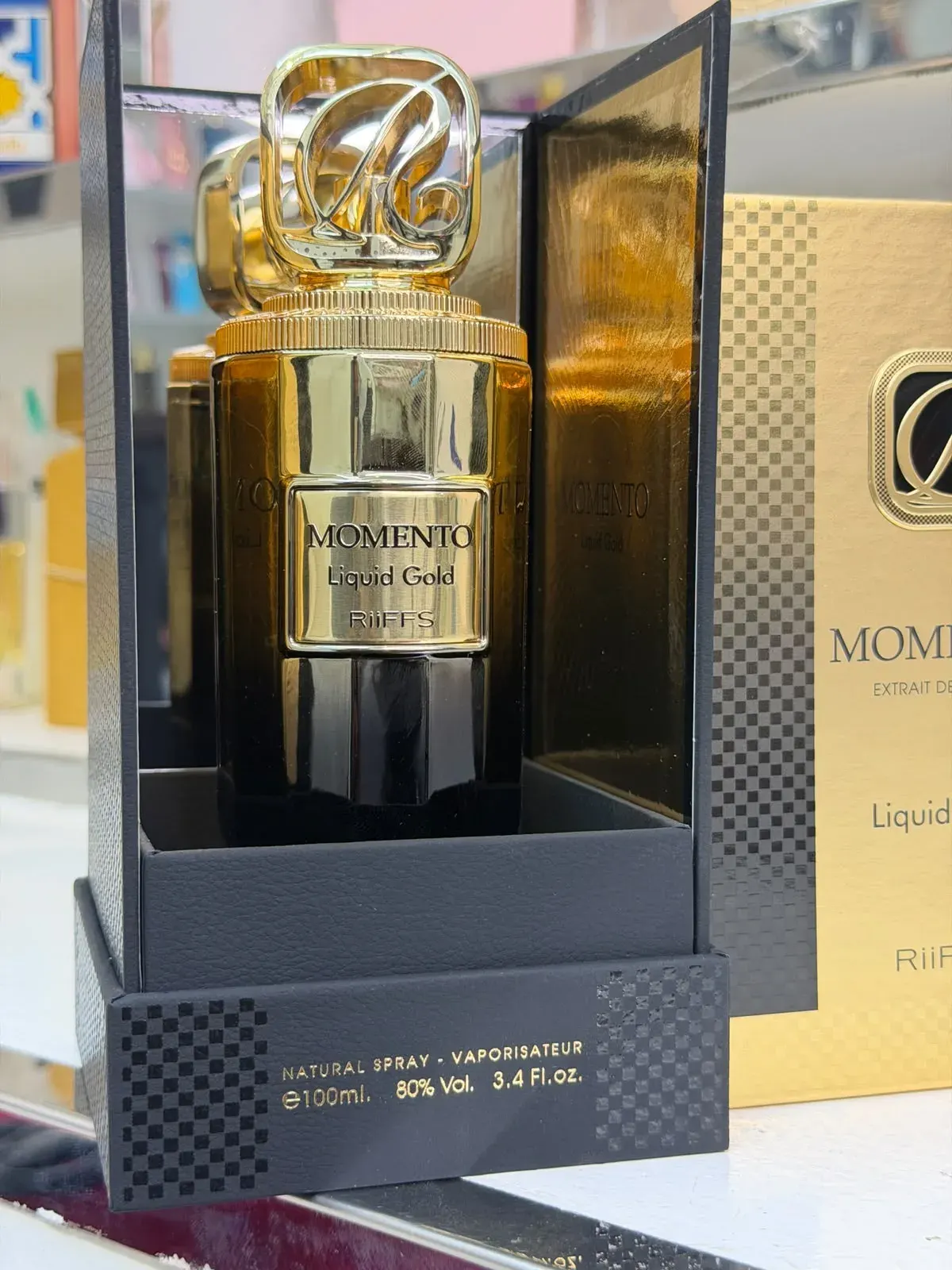 Momento liquid gold
